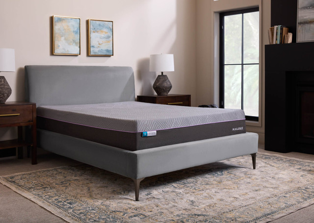 Wide angle shot of the Polaris hybrid Mattress