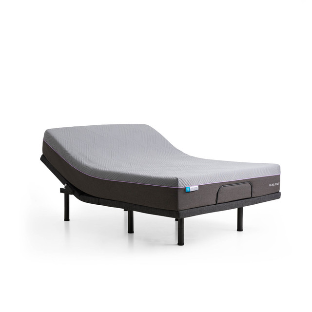 on white of Polaris mattress with M455 adjustable base