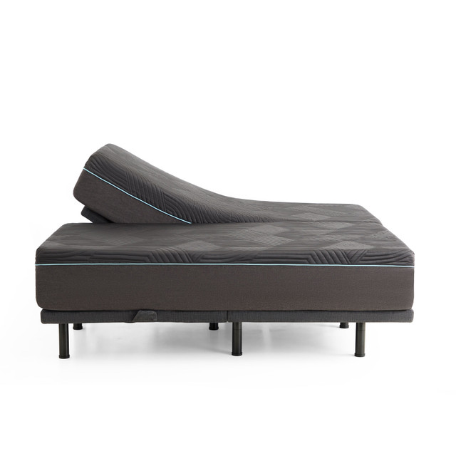 on white of the ice cloud mattress with s655 adjustable base